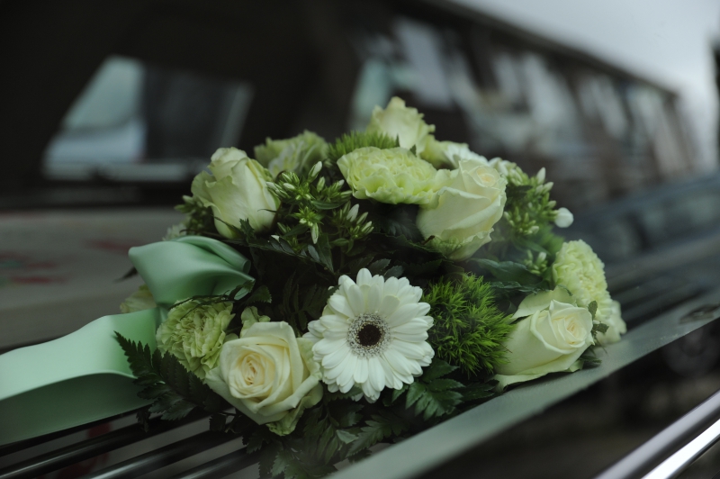 funeraire-LE CASTELLET-min_flowers-4839339